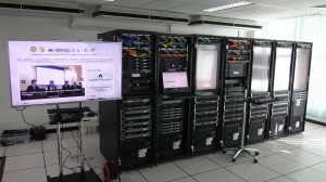 c 2014 東京大学 タイのカセサート大学の気候変動データセンターに設置された水循環情報統合システム