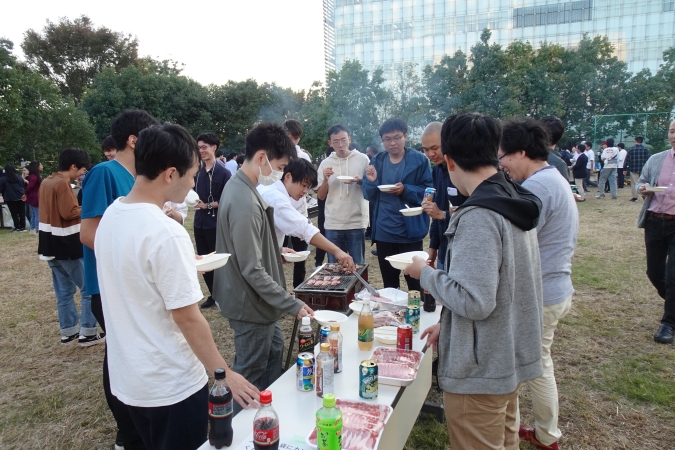 大学院1~3年生の歓談交流の様子