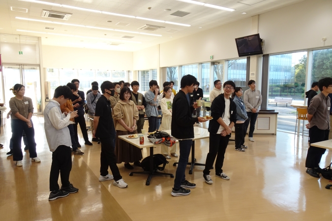 大学院1~3年生の歓談交流の様子