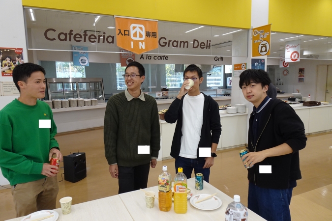 大学院1~3年生の歓談交流の様子