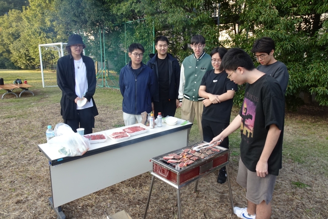 大学院1~3年生の歓談交流の様子