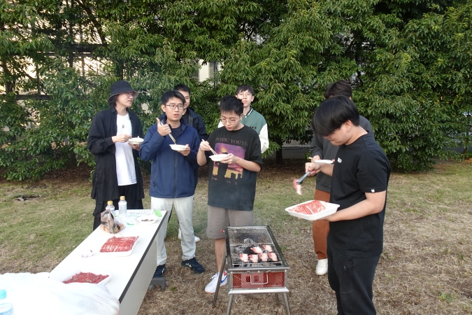 大学院1~3年生の歓談交流の様子